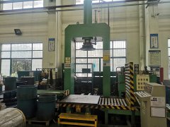 Gantry press